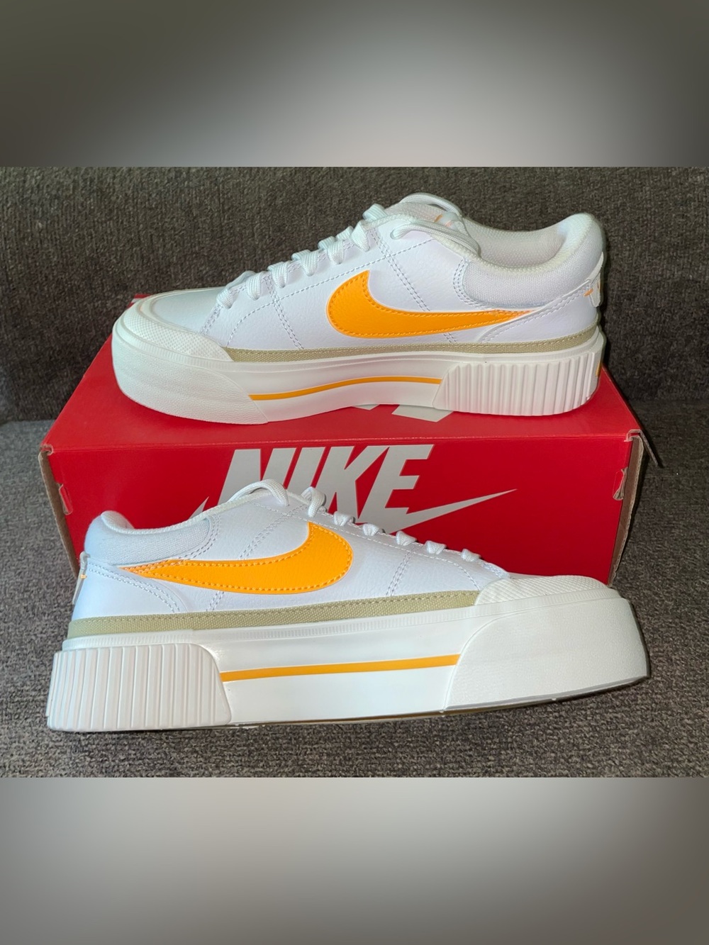 Womens Size 6.5 Nike COURT LEGACY LIFT Shoes